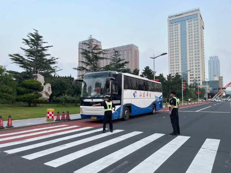 經開區著力破解韓樂坊周邊停車難題